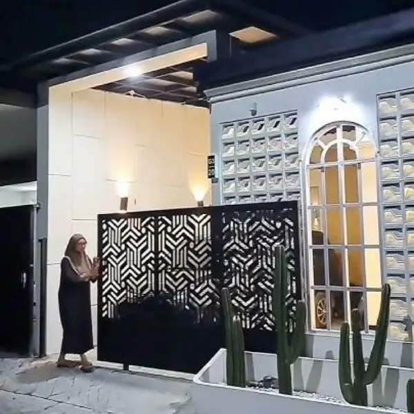 Pagar Geser Besi Hollow Unik dengan Motif Custom